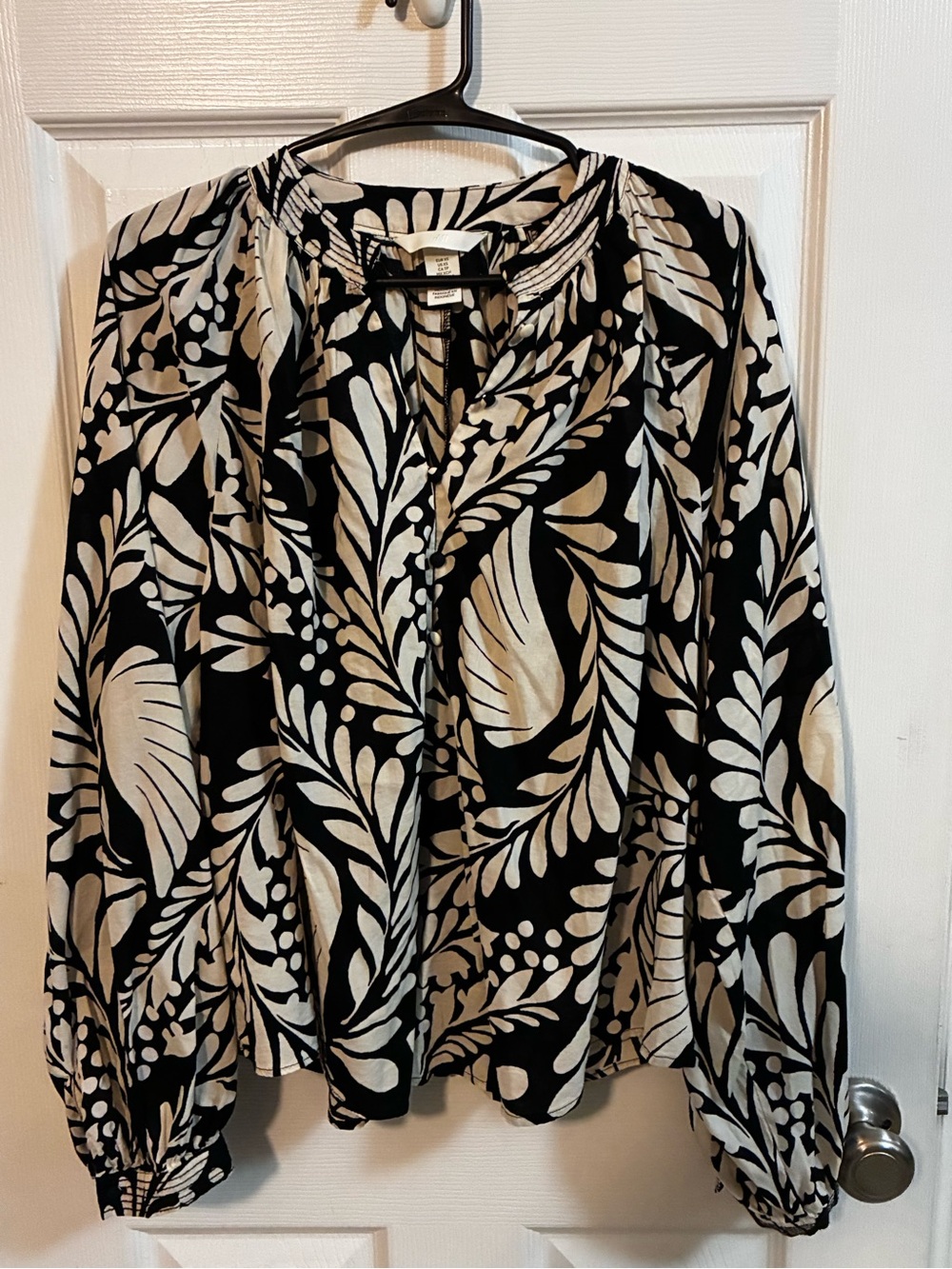 Women’s Black and Cream Printed Long-Sleeve Blouse